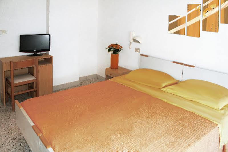Hotel Lagomaggio Rimini Eksteriør bilde